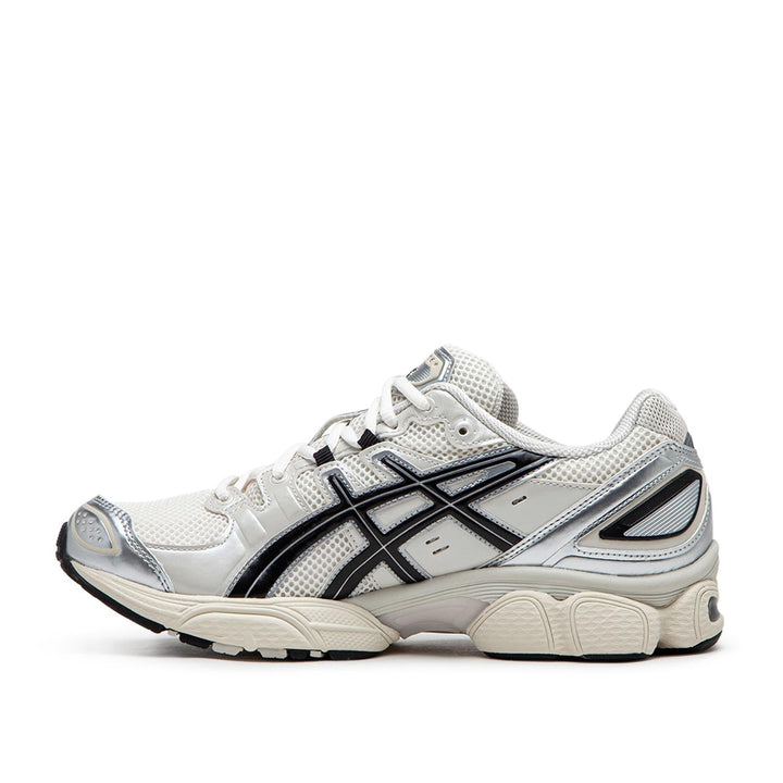 Asics Gel-Nimbus 9 (Crème / Zwart / Zilver)